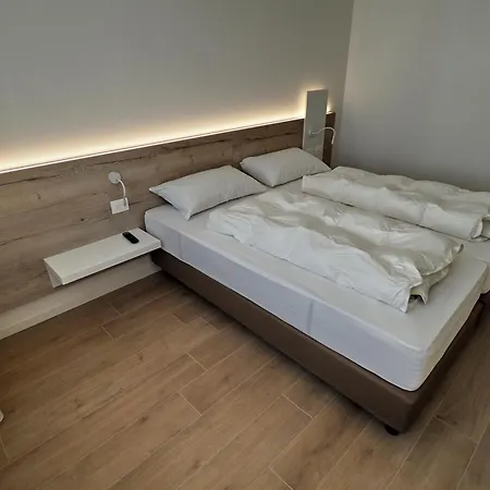 Accademia - Accademia * Тренто